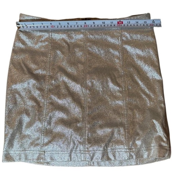Free People Womens Size 10 Foil Shiny Metallic Gold Femme Mini Skirt Back Zipper - Picture 6 of 6